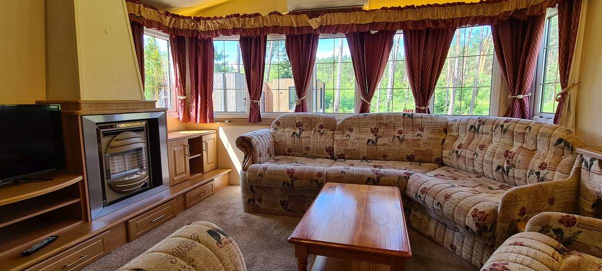 Komfortowy domek holenderski z klimatyzacją i tarasem – Ośrodek Uroczysko