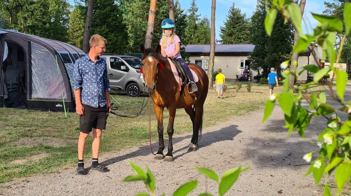 Ośrodek Uroczysko w Słopcu – malownicze położenie wśród lasów Gór Świętokrzyskich