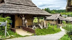 Atrakcje turystyczne Gór Świętokrzyskich - Osada Średniowieczna, Huta Szklana